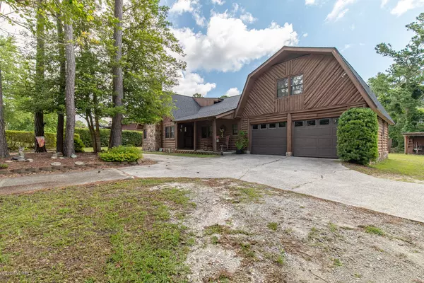 573 Highway 172, Hubert, NC 28539