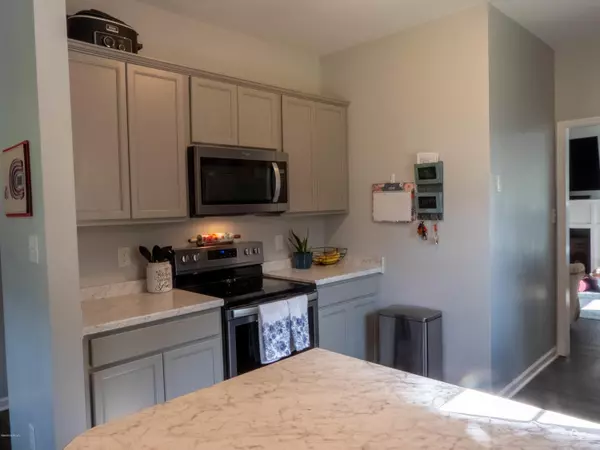 Jacksonville, NC 28540,136 Briar Hollow DR