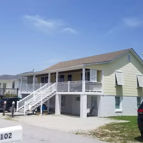 103 Dobbs ST, Atlantic Beach, NC 28512