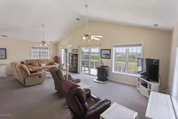 Surf City, NC 28445,713 S Topsail DR