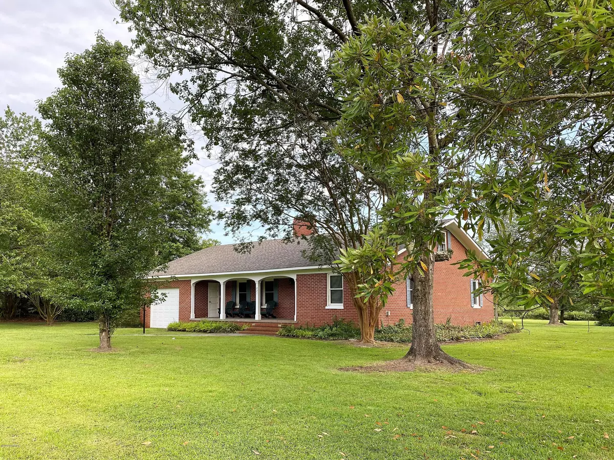 Belhaven, NC 27810,227 Foreman LN