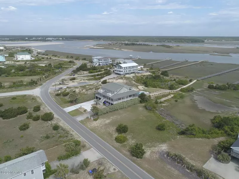 6622 Kings Lynn DR, Oak Island, NC 28465