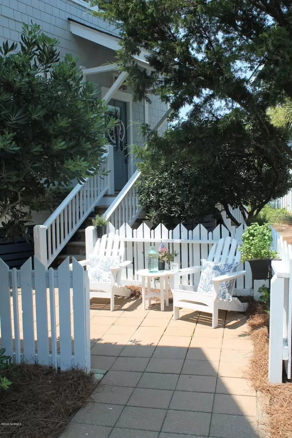 Bald Head Island, NC 28461,821 S Bald Head Wynd