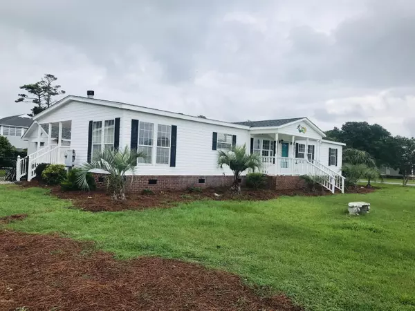 203 Edgewater CT, Cape Carteret, NC 28584