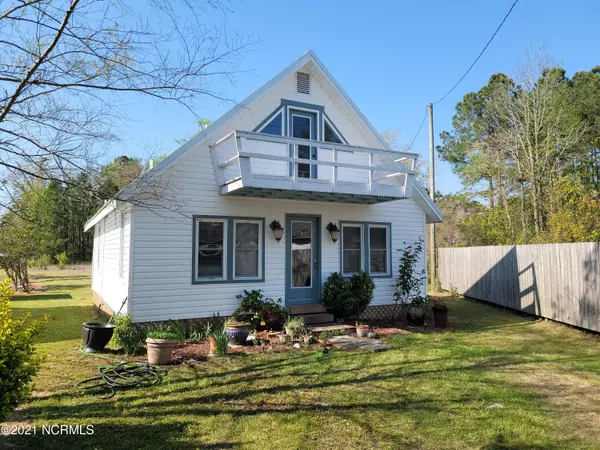 2 Johnson ST, Elizabethtown, NC 28337