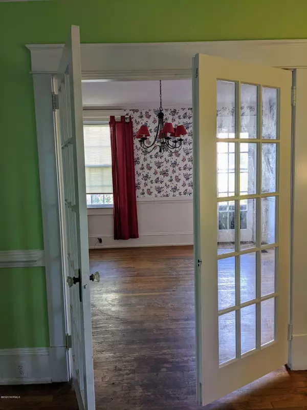 Williamston, NC 27892,110 W Church ST