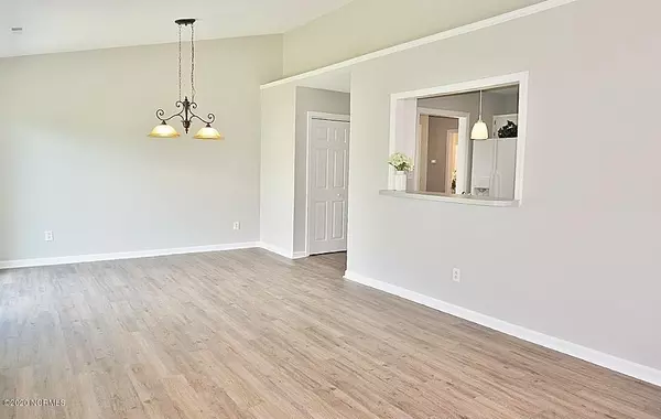 Hubert, NC 28539,409 Boysenberry LN