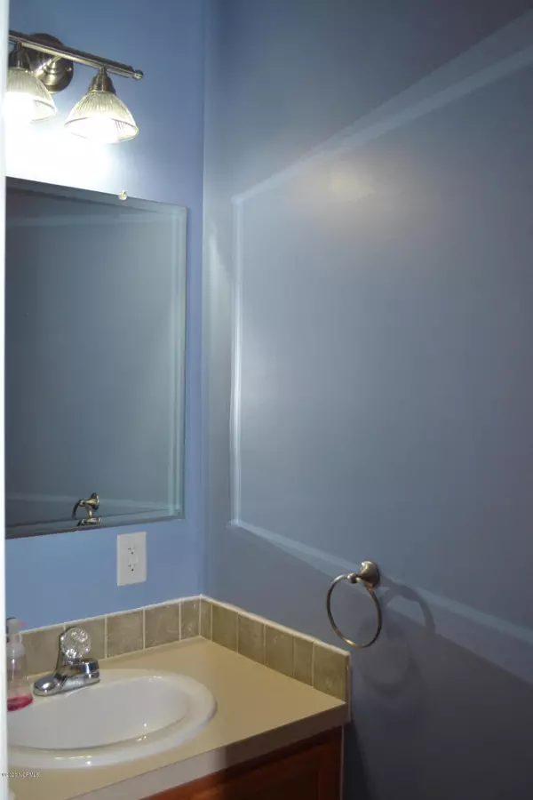 Surf City, NC 28445,117 Jordan LN