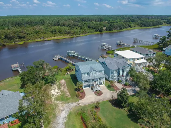 1908 W Yacht DR, Oak Island, NC 28465