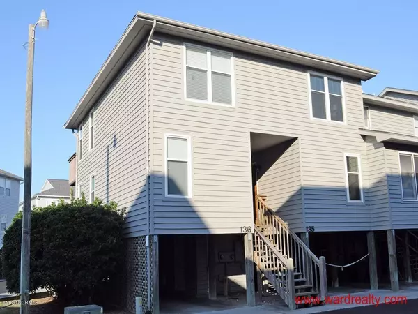 136 Crosswinds DR, Surf City, NC 28445