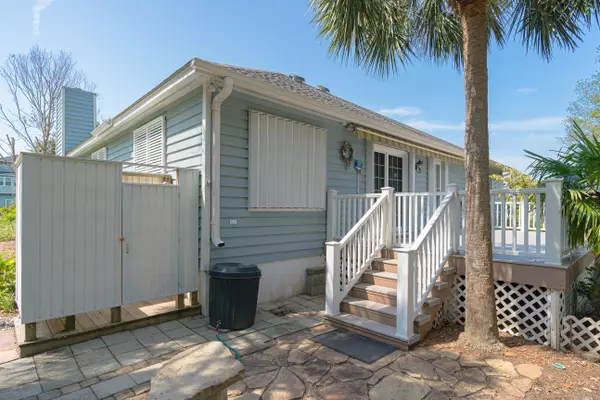 Kure Beach, NC 28449,812 Settlers Lane