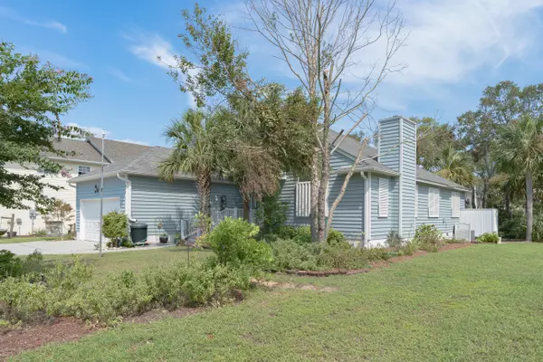 Kure Beach, NC 28449,812 Settlers LN