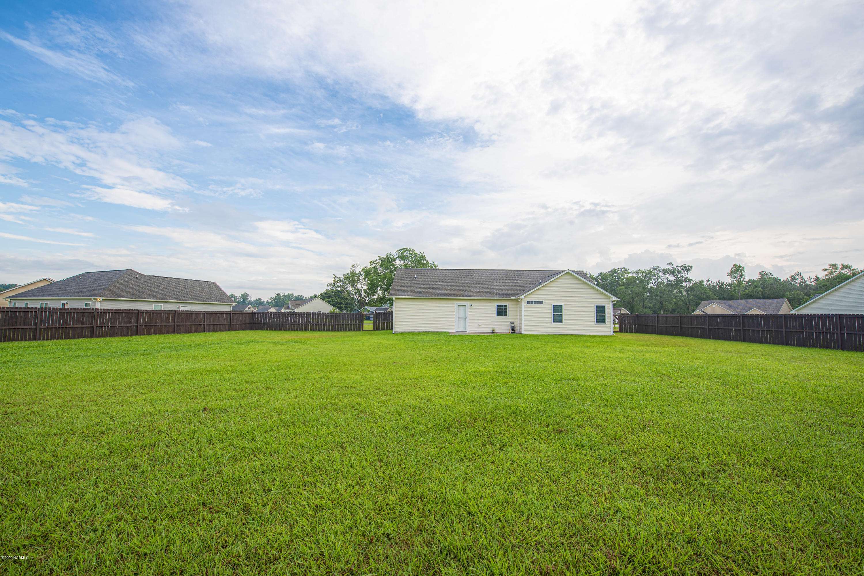 New Bern, NC 28560,238 Plantation Oaks DR