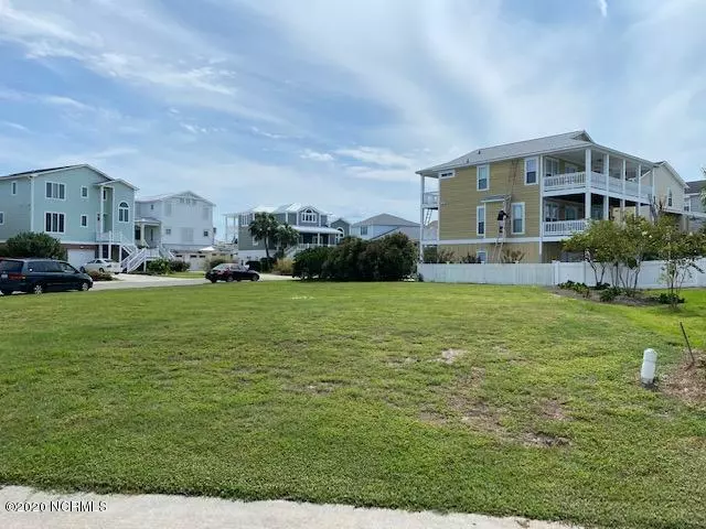 122 Myrtlewood CT, Kure Beach, NC 28449