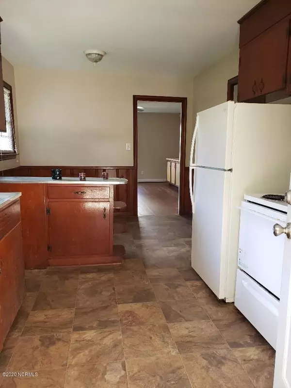 Whiteville, NC 28472,315 W College ST