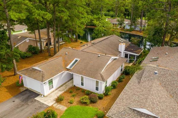 111 Mcginnis DR, Pine Knoll Shores, NC 28512