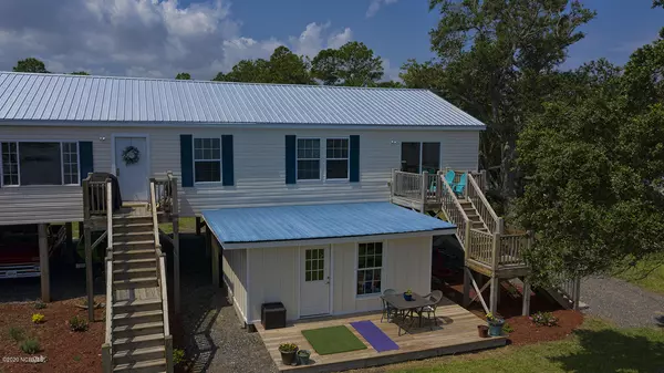 415 Lola RD, Cedar Island, NC 28520