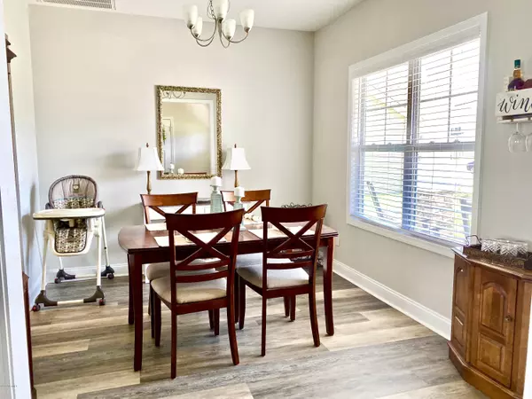 Burgaw, NC 28425,111 Periwinkle ST