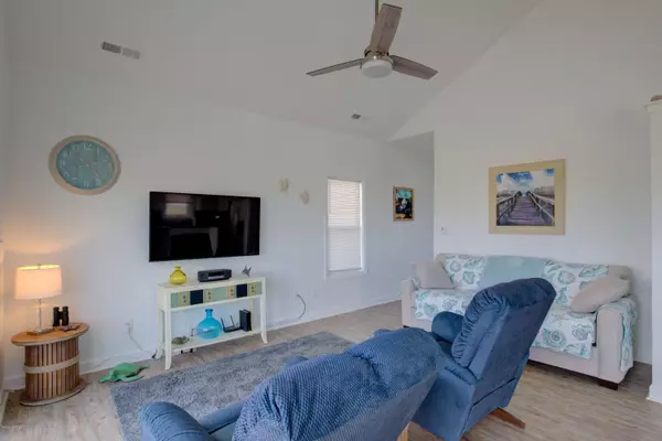 North Topsail Beach, NC 28460,161 Sea Gull LN