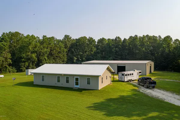 Williamston, NC 27892,1030 Cloverleaf