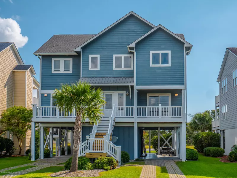 718 Roland AVE, Surf City, NC 28445