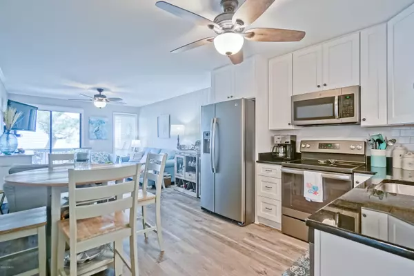 Ocean Isle Beach, NC 28469,275 W First Street SW #21a