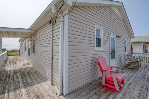 Surf City, NC 28445,1922 N New River DR