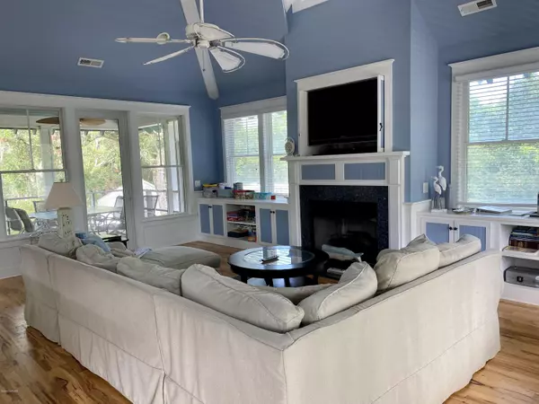 Bald Head Island, NC 28461,606 Wash Woods Way