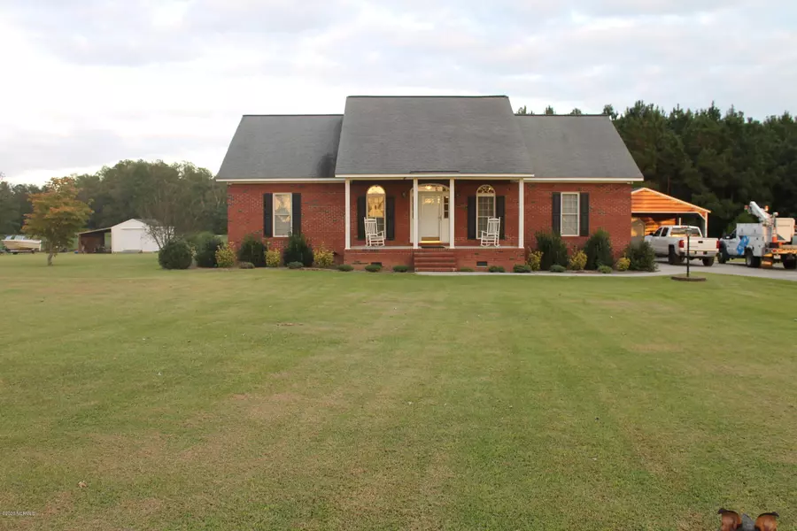 611 Honey Hill RD, Hallsboro, NC 28442