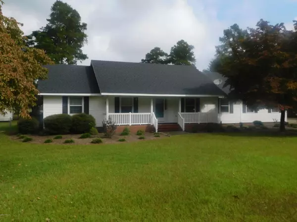 12801 Stratford DR, Laurinburg, NC 28352