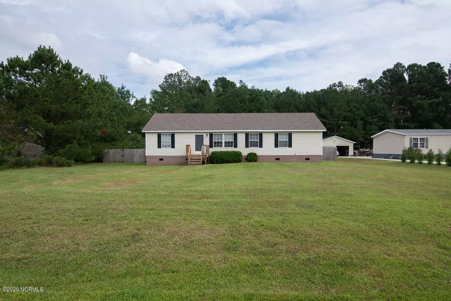 107 Meadow Farms RD, Richlands, NC 28574