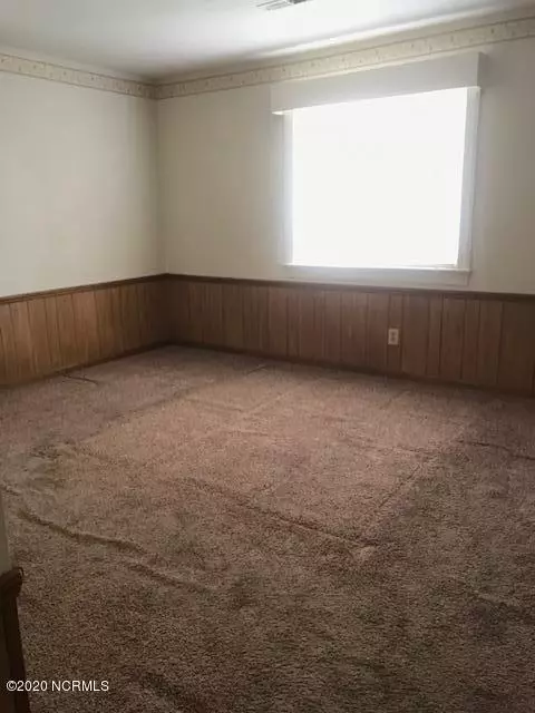 Kinston, NC 28504,916 John Green Smith RD