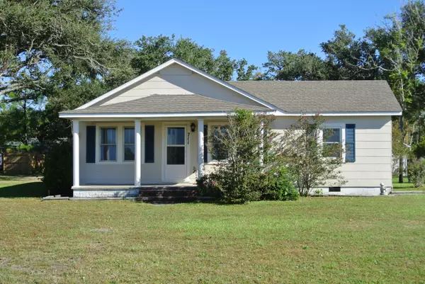 711 Island RD, Harkers Island, NC 28531