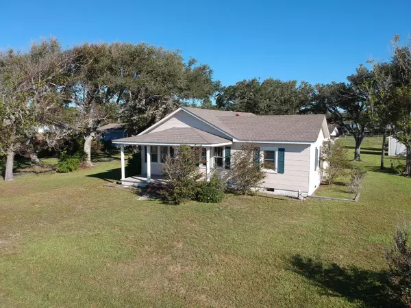 Harkers Island, NC 28531,711 Island Road