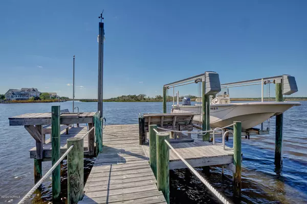 North Topsail Beach, NC 28460,169 Old Village LN