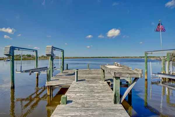 North Topsail Beach, NC 28460,159 Old Village LN