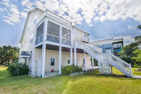 North Topsail Beach, NC 28460,125 Old Village LN