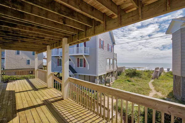 North Topsail Beach, NC 28460,137 S Permuda Wynd