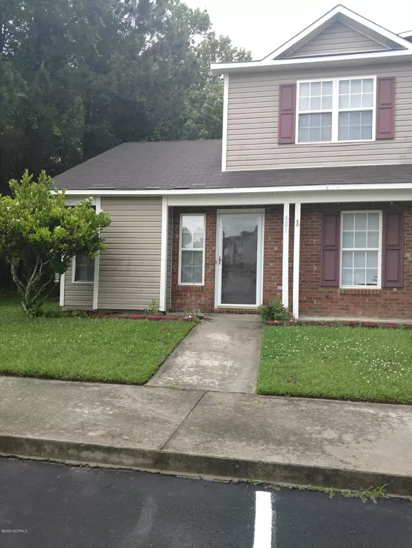 401 Meadowbrook LN, Jacksonville, NC 28546