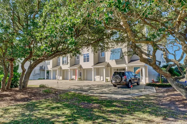 Surf City, NC 28445,517 N New River DR #C