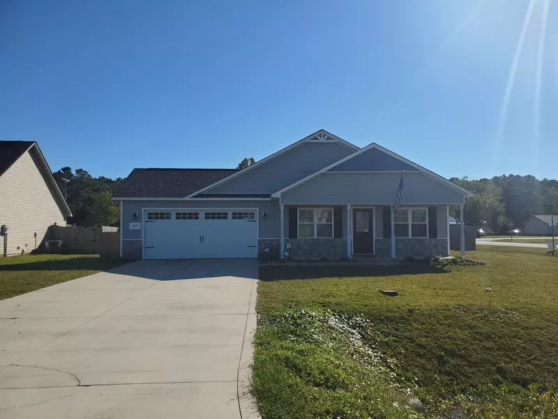 226 Breakwater DR, Sneads Ferry, NC 28460