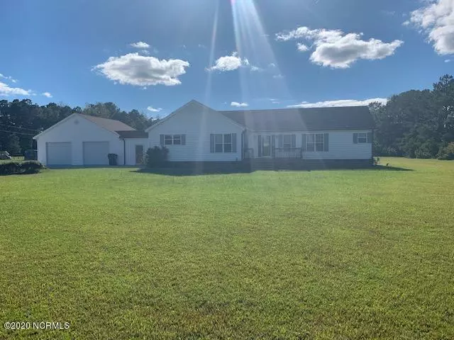 415 Swansboro Loop RD, Swansboro, NC 28584