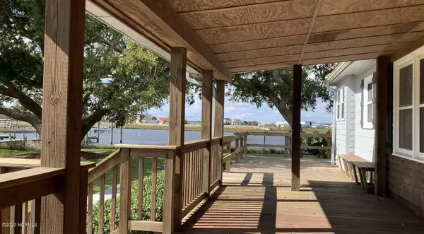 Cedar Point, NC 28584,135 Cedar LN