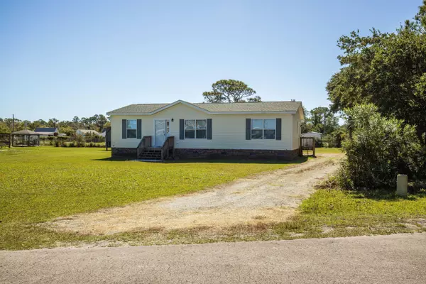 Harkers Island, NC 28531,119 Willow ST