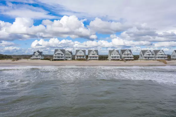 North Topsail Beach, NC 28460,4248 Island DR