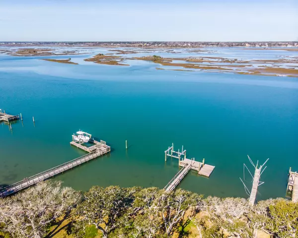 Surf City, NC 28445,121 Beachwood DR