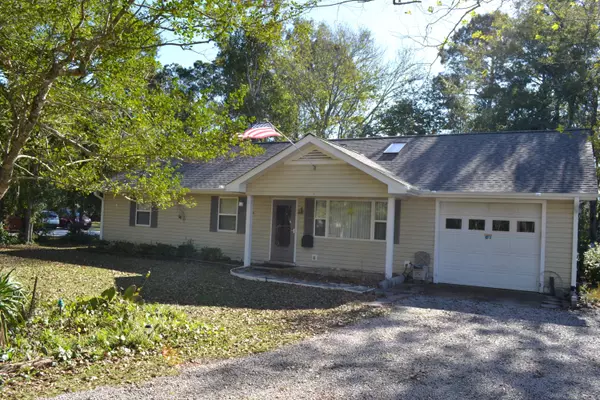 1202 Hedrick BLVD, Morehead City, NC 28557