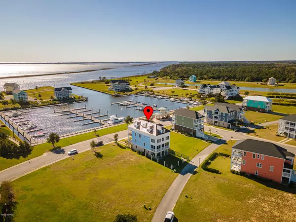 774 Cannonsgate Drive, Newport, NC 28570