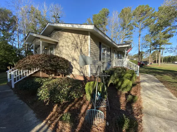 Willard, NC 28478,735 Garden RD