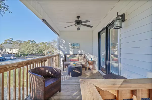 Oak Island, NC 28465,112 SW 13th ST